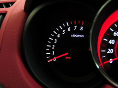 2013款 1.6L 自动 运动版