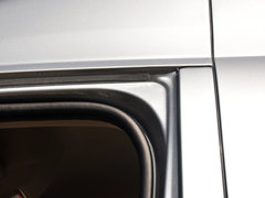 2014款 2.5T 手动 商杰版长轴中顶