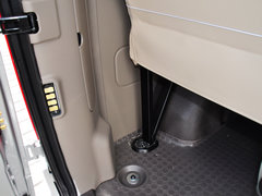 2014款 2.5T 手动 商杰版长轴中顶