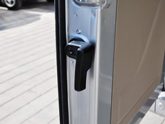 2014款 2.5T 手动 商杰版长轴中顶