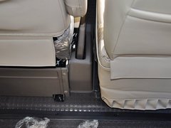 2014款 2.5T 手动 商杰版长轴中顶