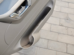 2014款 2.5T 手动 商杰版长轴中顶