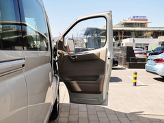 2014款 2.5T 手动 商杰版长轴中顶