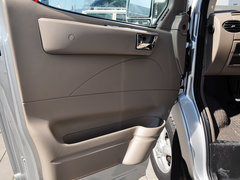 2014款 2.5T 手动 商杰版长轴中顶