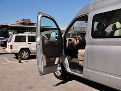 2014款 2.5T 手动 商杰版长轴中顶