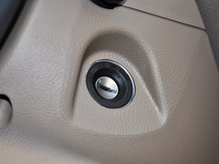 2014款 2.5T 手动 商杰版长轴中顶