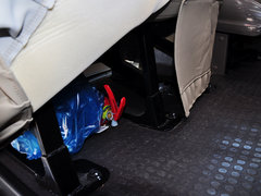 2014款 2.5T 手动 商杰版长轴中顶