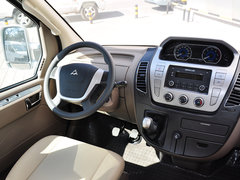 2014款 2.5T 手动 商杰版长轴中顶