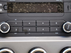2014款 2.5T 手动 商杰版长轴中顶