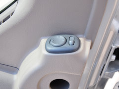 2014款 2.5T 手动 商杰版长轴中顶