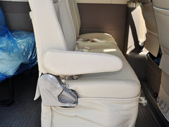 2014款 2.5T 手动 商杰版长轴中顶