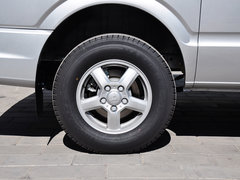2014款 2.5T 手动 商杰版长轴中顶