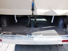 2014款 2.5T 手动 商杰版长轴中顶