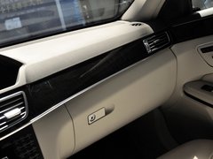 2014款 E260L 1.8T 自动 运动轿车