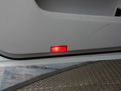 2014款 E260L 1.8T 自动 运动轿车