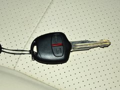 2013款 3.0L 自动 旗舰版 7座