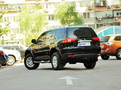 2013款 3.0L 自动 旗舰版 7座