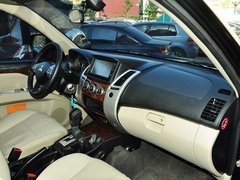 2013款 3.0L 自动 旗舰版 7座