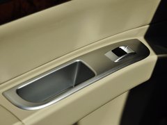 2013款 3.0L 自动 旗舰版 7座