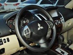 2013款 3.0L 自动 旗舰版 7座
