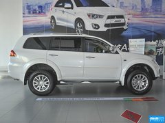 2013款 3.0L 自动 旗舰版 7座