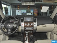 2013款 3.0L 自动 旗舰版 7座