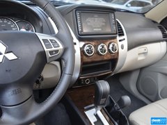 2013款 3.0L 自动 旗舰版 7座