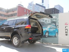 2013款 3.0L 自动 旗舰版 7座