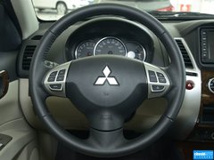 2013款 3.0L 自动 旗舰版 7座