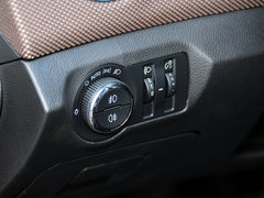 2013款 掀背版 1.6L 手动 豪华型