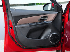 2013款 掀背版 1.6L 手动 豪华型