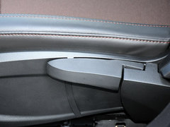 2013款 掀背版 1.6L 手动 豪华型