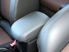 2013款 掀背版 1.6L 手动 豪华型