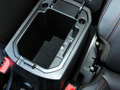 2013款 掀背版 1.6L 手动 豪华型