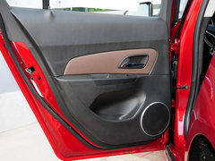 2013款 掀背版 1.6L 手动 豪华型