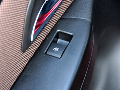 2013款 掀背版 1.6L 手动 豪华型