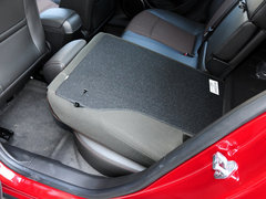 2013款 掀背版 1.6L 手动 豪华型