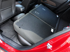 2013款 掀背版 1.6L 手动 豪华型