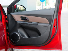2013款 掀背版 1.6L 手动 豪华型