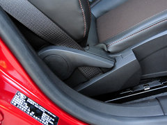 2013款 掀背版 1.6L 手动 豪华型