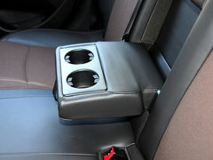 2013款 掀背版 1.6L 手动 豪华型
