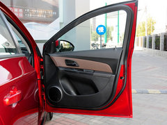 2013款 掀背版 1.6L 手动 豪华型