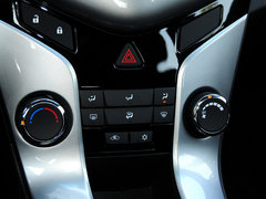 2013款 掀背版 1.6L 手动 豪华型