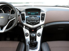 2013款 掀背版 1.6L 手动 豪华型