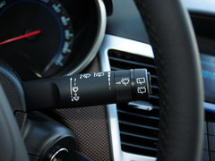 2013款 掀背版 1.6L 手动 豪华型