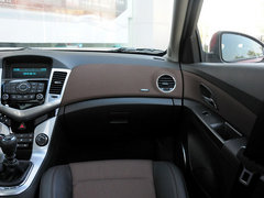 2013款 掀背版 1.6L 手动 豪华型