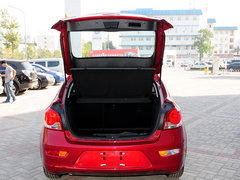 2013款 掀背版 1.6L 手动 豪华型