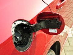 2013款 掀背版 1.6L 手动 豪华型