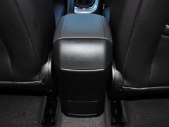 2013款 掀背版 1.6L 手动 豪华型
