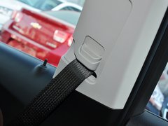 2013款 掀背版 1.6L 手动 豪华型